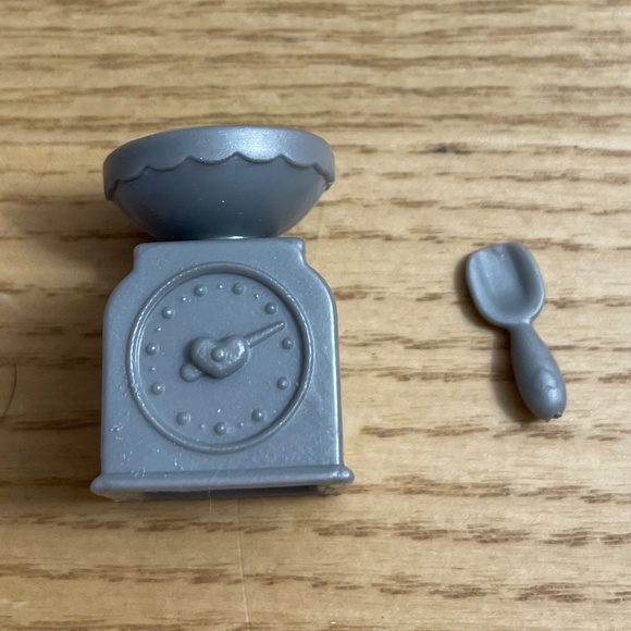 Lil Woodzeez Hopin Farmers Market Replacement Scale & Scoop Calico Critters Set - Picture 2 of 3